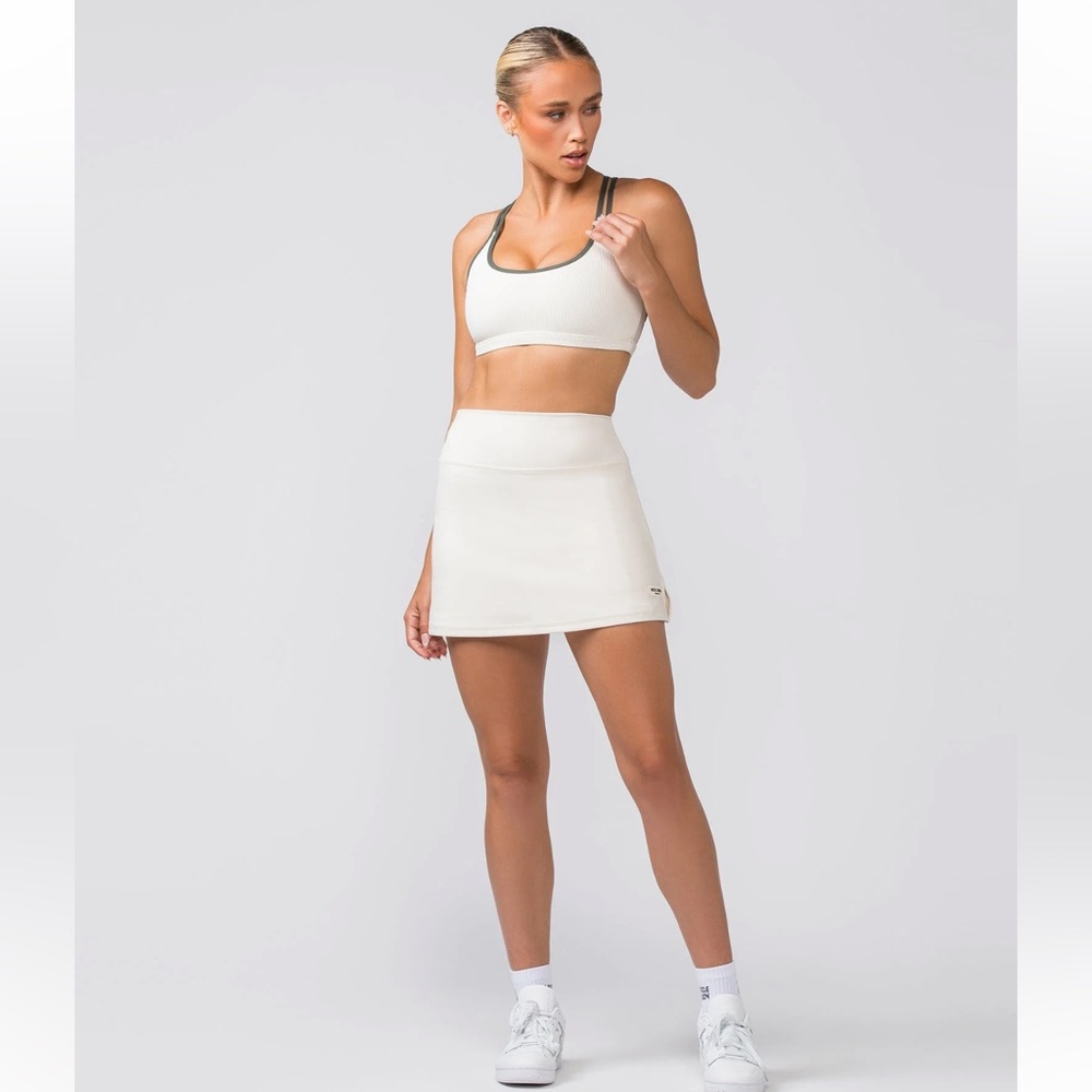MUSCLE NATION Clubhouse Skort in Cream